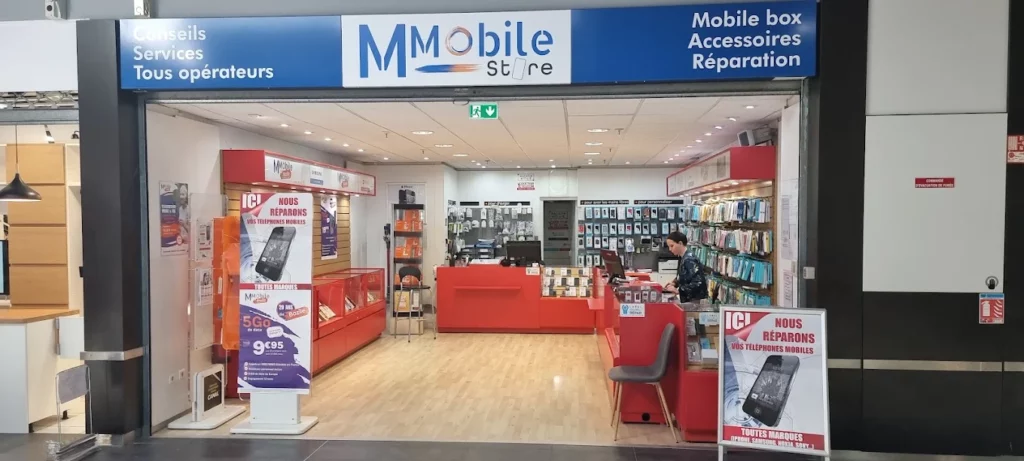 Façade de M'Mobile Store à Pradines, magasin de téléphonie mobile.